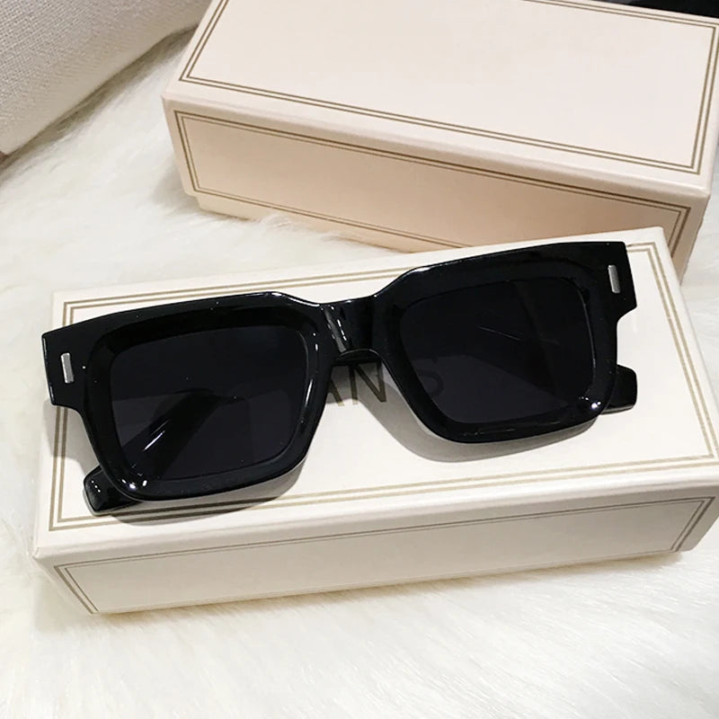 Brand Designer Square Sunglasses Women Men Ocean Color Shades Sun Glasses Female Fashion Rectangle Rivet Oculos De Sol 